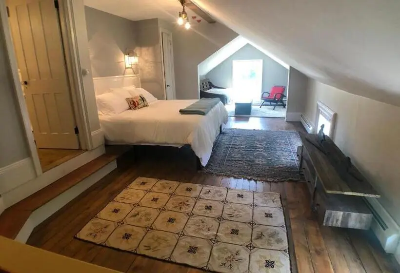 キングサイズベッドのデラックスルーム, Mill Pond Inn