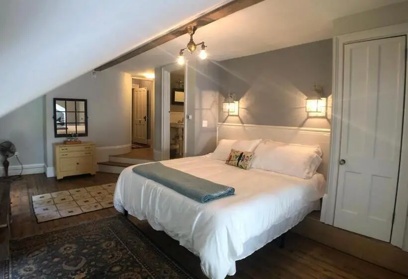 キングサイズベッドのデラックスルーム, Mill Pond Inn