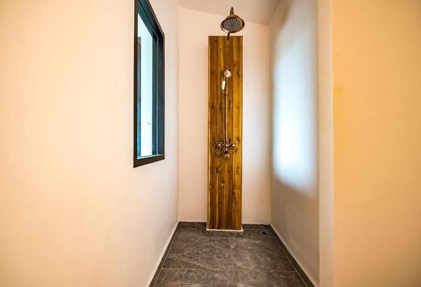 スタンダードバンガロー, Hidden Beach Resort