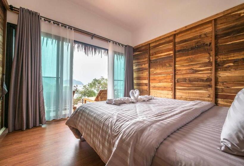 スタンダードバンガロー, Hidden Beach Resort