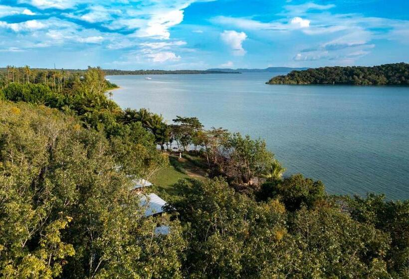 スタンダードバンガロー, Hidden Beach Resort