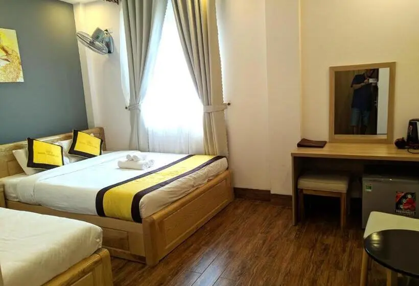 اتاق استاندارد سه نفره, Hoàng Gia Hotel Côn đảo