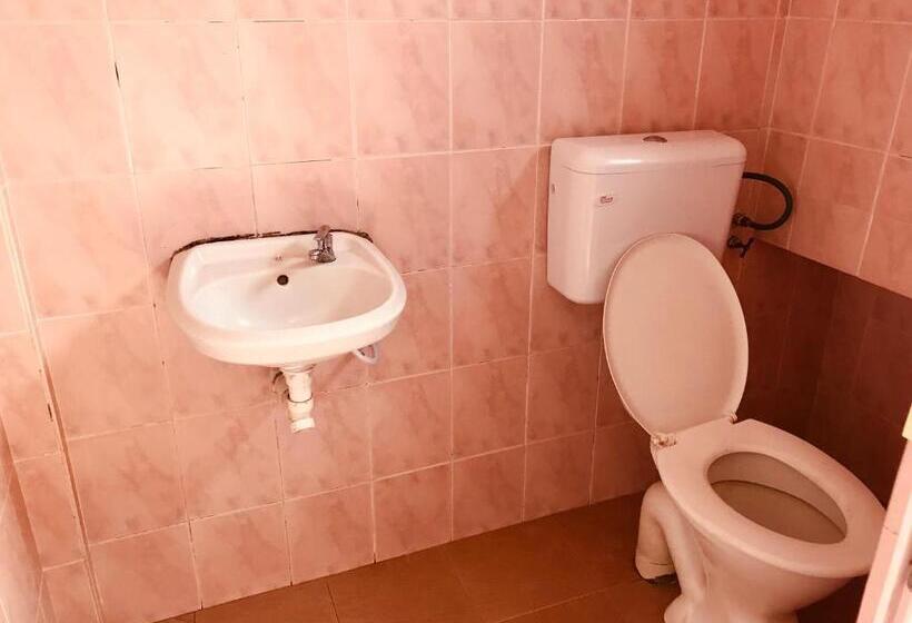 جناح جونيور عائلى, Cahaya