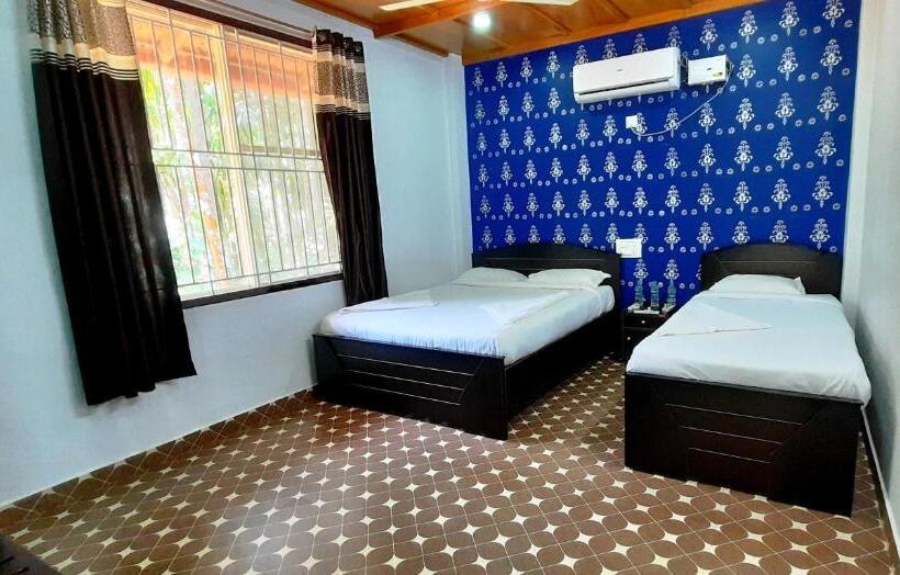 غرفة قياسية ثلاثية مزودة بشرفة, Hosamane Farm Inn