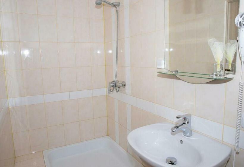 חדר דלוקס, Lubych