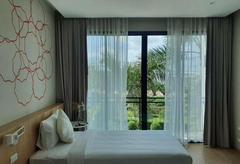 استودیو استاندارد با چشمانداز باغ, Platinum