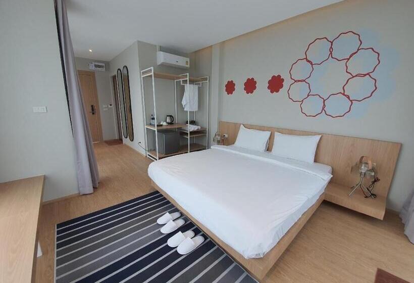 استودیو استاندارد با چشمانداز استخر, Platinum