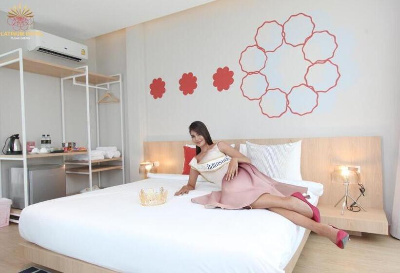 استودیو استاندارد با چشمانداز استخر, Platinum