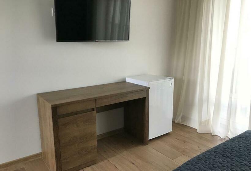 اتاق استاندارد, Sezon