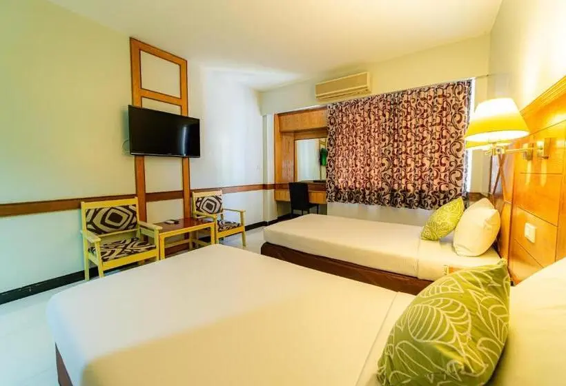 エコノミールーム, The Holidays Hill Betong