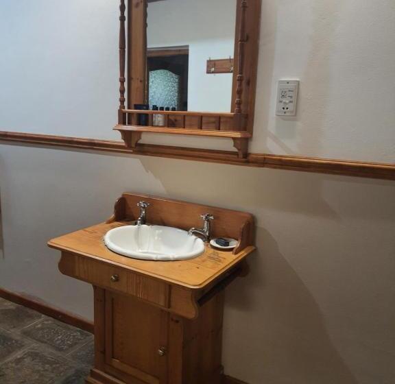 غرفة ديلوكس, Lord Fraser Guest House