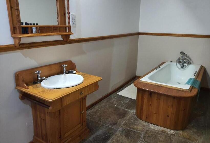 غرفة ديلوكس, Lord Fraser Guest House