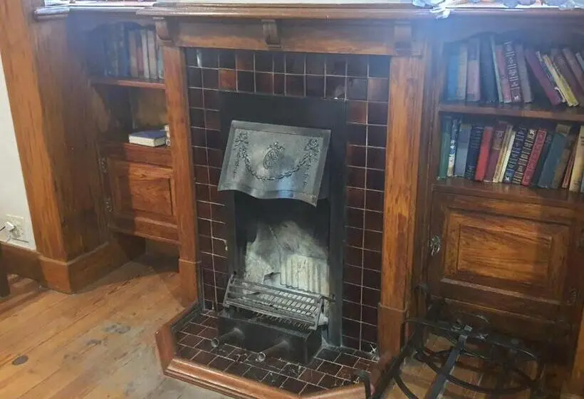 キングサイズベッドのデラックスルーム, Lord Fraser Guest House