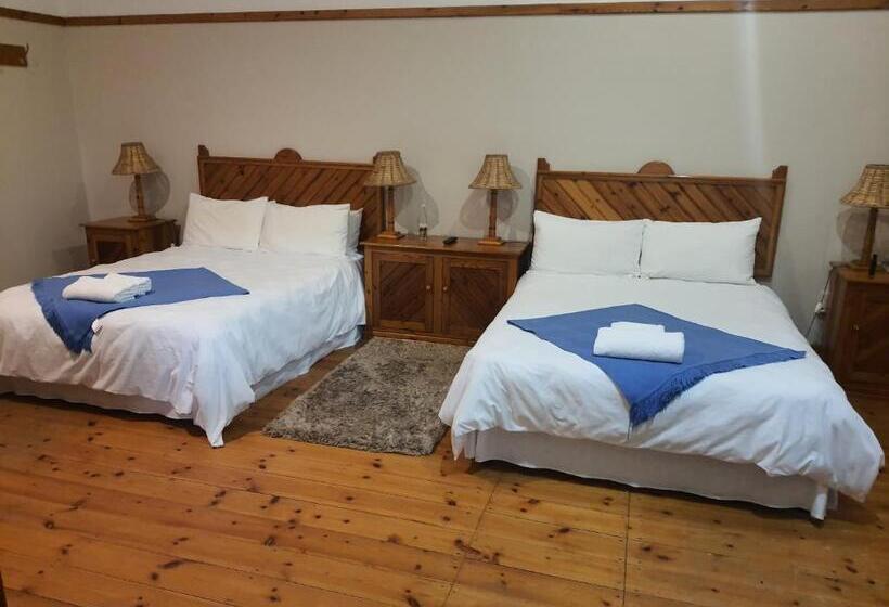 غرفة عائلية, Lord Fraser Guest House