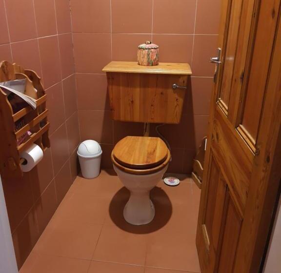 غرفة إقتصادية, Lord Fraser Guest House