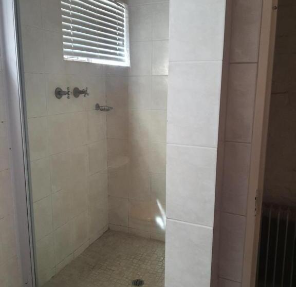 غرفة ديلوكس عائلية, Lord Fraser Guest House