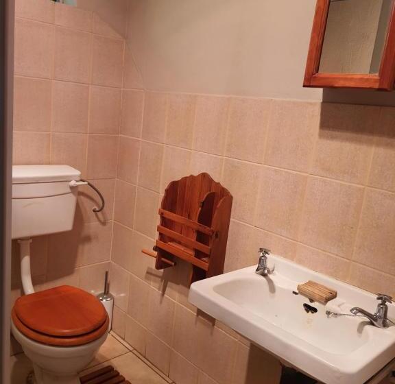 إستوديو قياسى, Lord Fraser Guest House