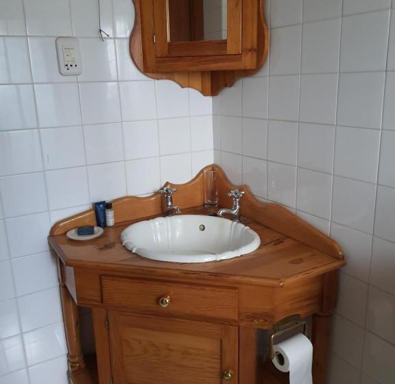 غرفة ديلوكس, Lord Fraser Guest House