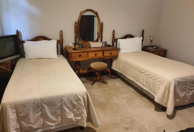 غرفة إقتصادية, Lord Fraser Guest House