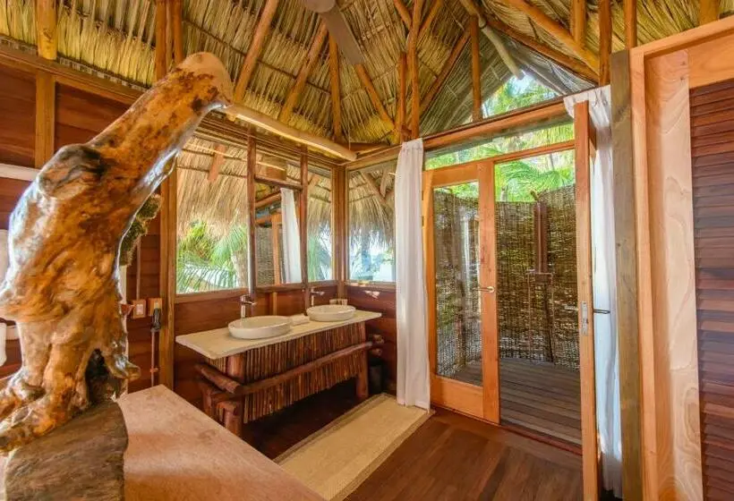 ジュニアスイート, Calala Island