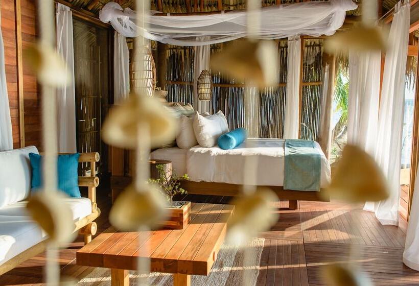 套房, Calala Island