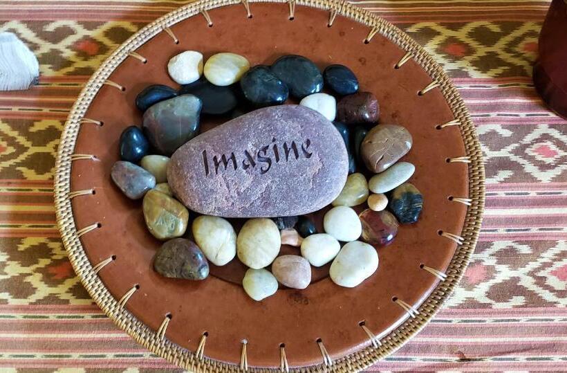 패밀리 스튜디오, 2 Cranes Inn   Zion