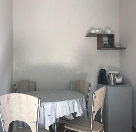 חדר קומפורט לשלושה, Baza Otdyha Primor'e