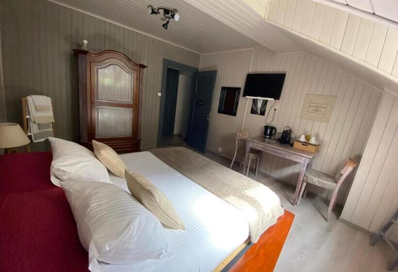 バス共有のスタンダードルーム, B&b Restaurant Le Pernollet