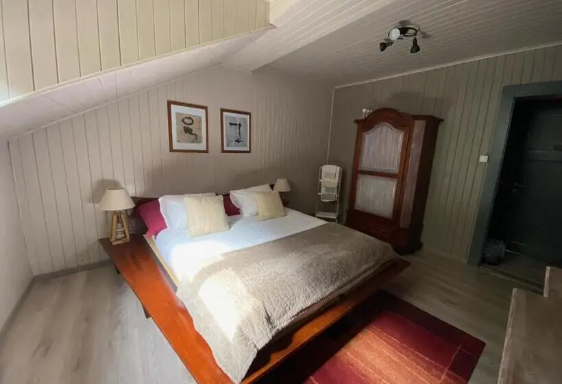 バス共有のスタンダードルーム, B&b Restaurant Le Pernollet