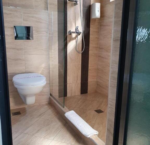 חדר סטנדרט נוף לגינה, Family Hotel Novel City