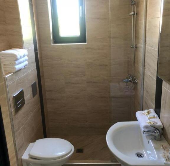 اتاق استاندارد سه نفره, Family Hotel Novel City