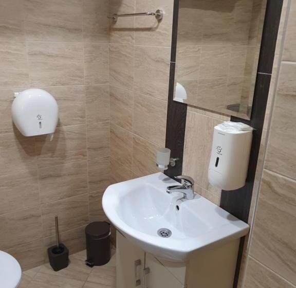 חדר סטנדרט לשלושה, Family Hotel Novel City