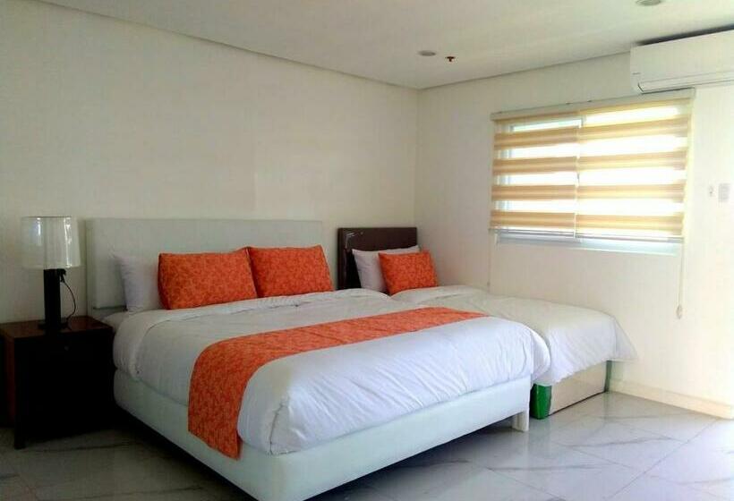 标准三人间, Centtro Residences