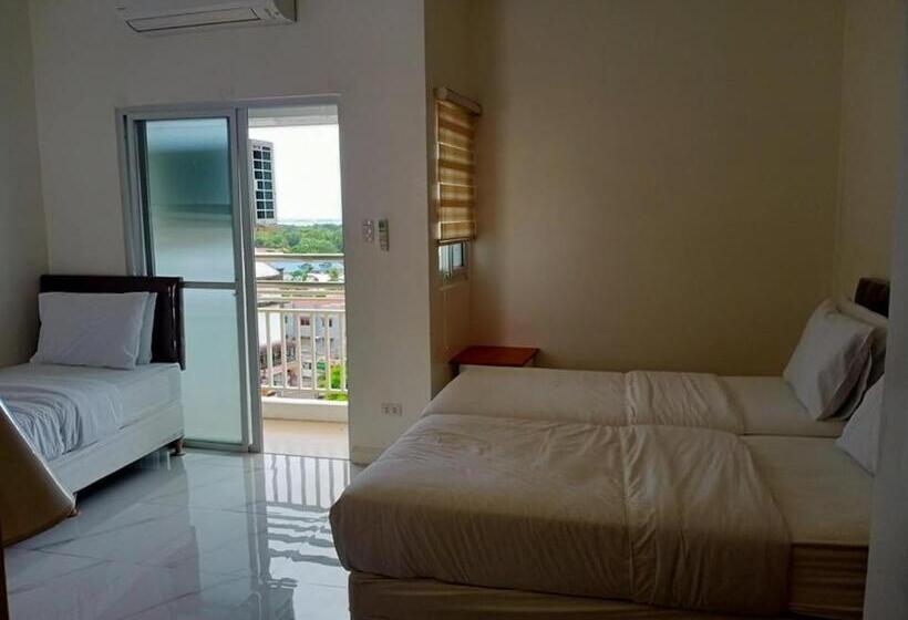 이코노미 트리플 룸, Centtro Residences