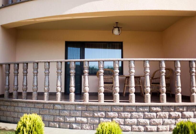 חדר סטנדרט עם טרסה, Charivne Ozero