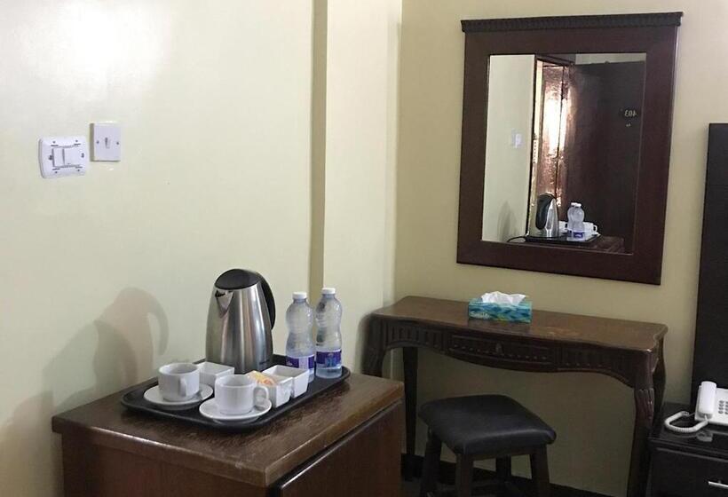 اتاق ساده سه‌ نفره, Hidab Petra