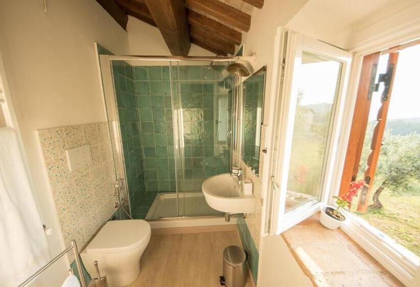 חדר משפחתי, La Collina Degli Ulivi