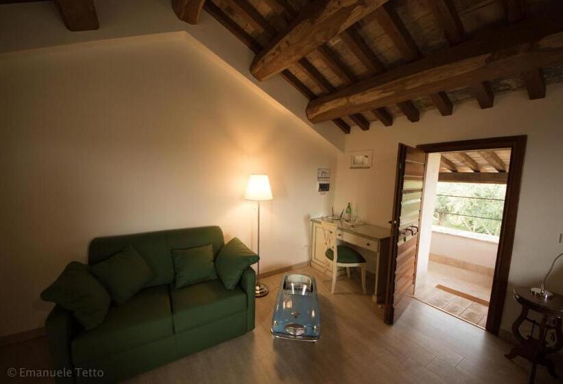 חדר משפחתי, La Collina Degli Ulivi