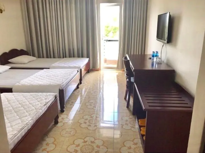 اتاق ساده سه‌ نفره, Nhà Khách T284