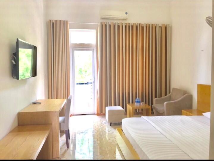 اتاق ساده سه نفره, Nhà Khách T284