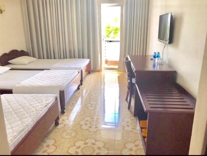 اتاق ساده سه‌ نفره, Nhà Khách T284