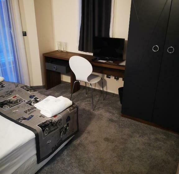 חדר סטנדרט נוף לגינה, Family Hotel Novel City