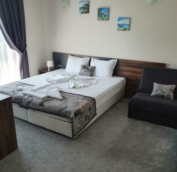 חדר סטנדרט נוף לגינה, Family Hotel Novel City