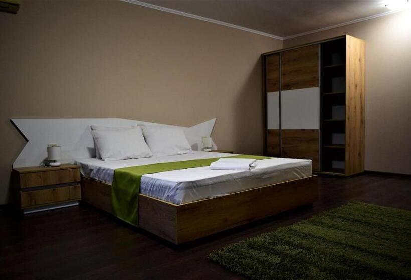 コンフォートトリプルルーム, Oppium Restaurant & Garden