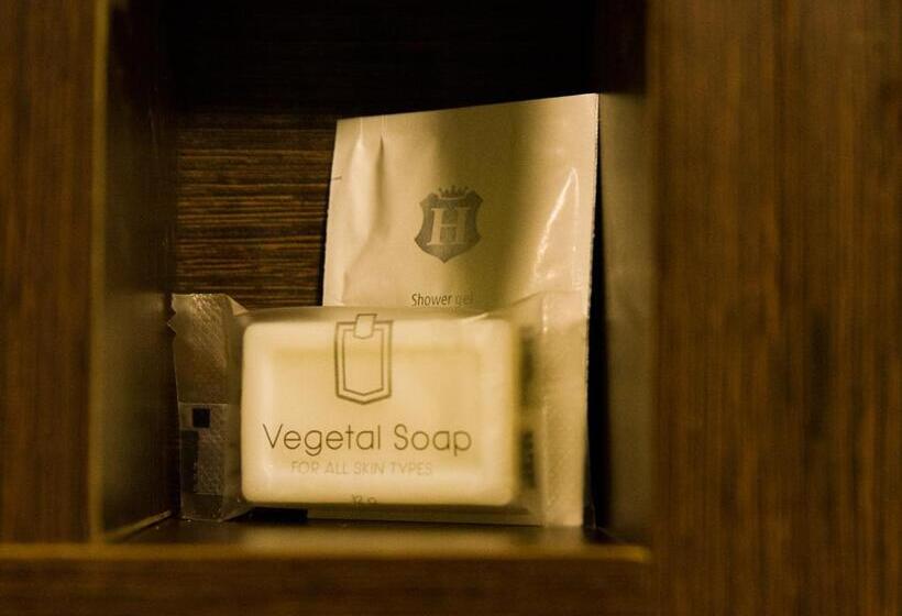 デラックスファミリールーム, Oppium Restaurant & Garden