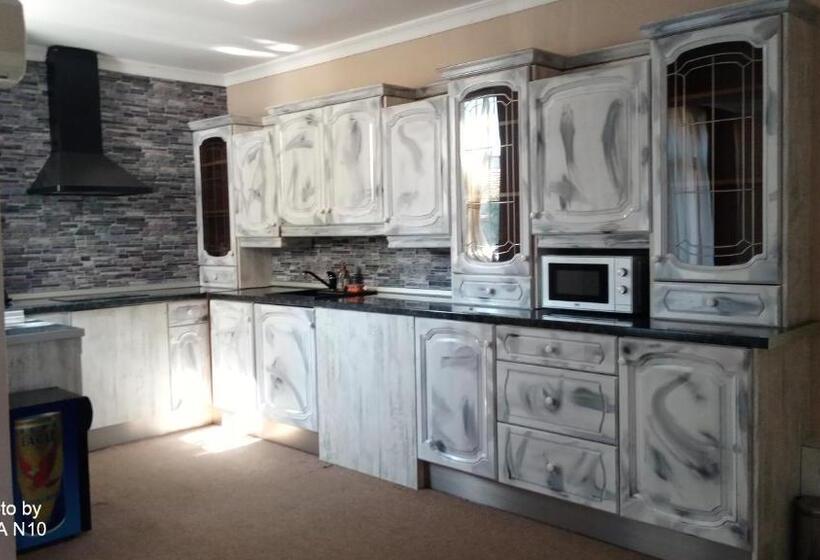 テラス付き１ベッドルームアパートメント, Oppium Restaurant & Garden