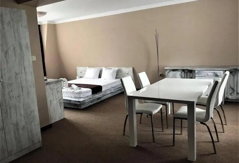 テラス付き１ベッドルームアパートメント, Oppium Restaurant & Garden