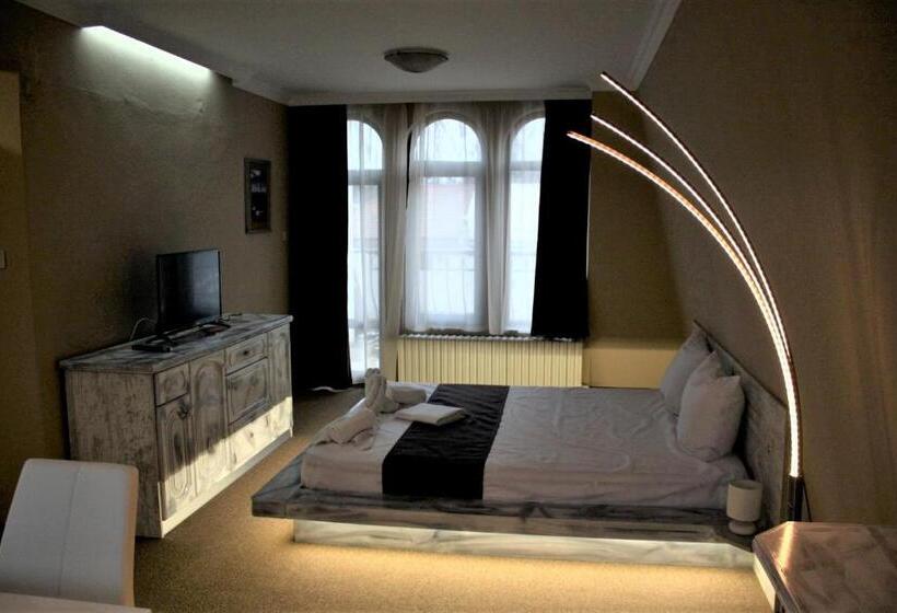 テラス付き１ベッドルームアパートメント, Oppium Restaurant & Garden