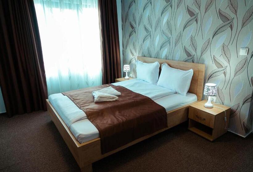 חדר סטנדרט עם מרפסת, Pensiune Confort Morosanu