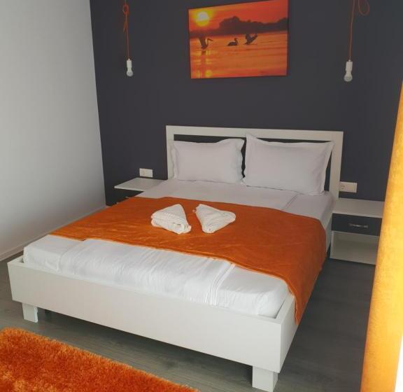 חדר סטנדרט עם מרפסת, Pensiune Confort Morosanu